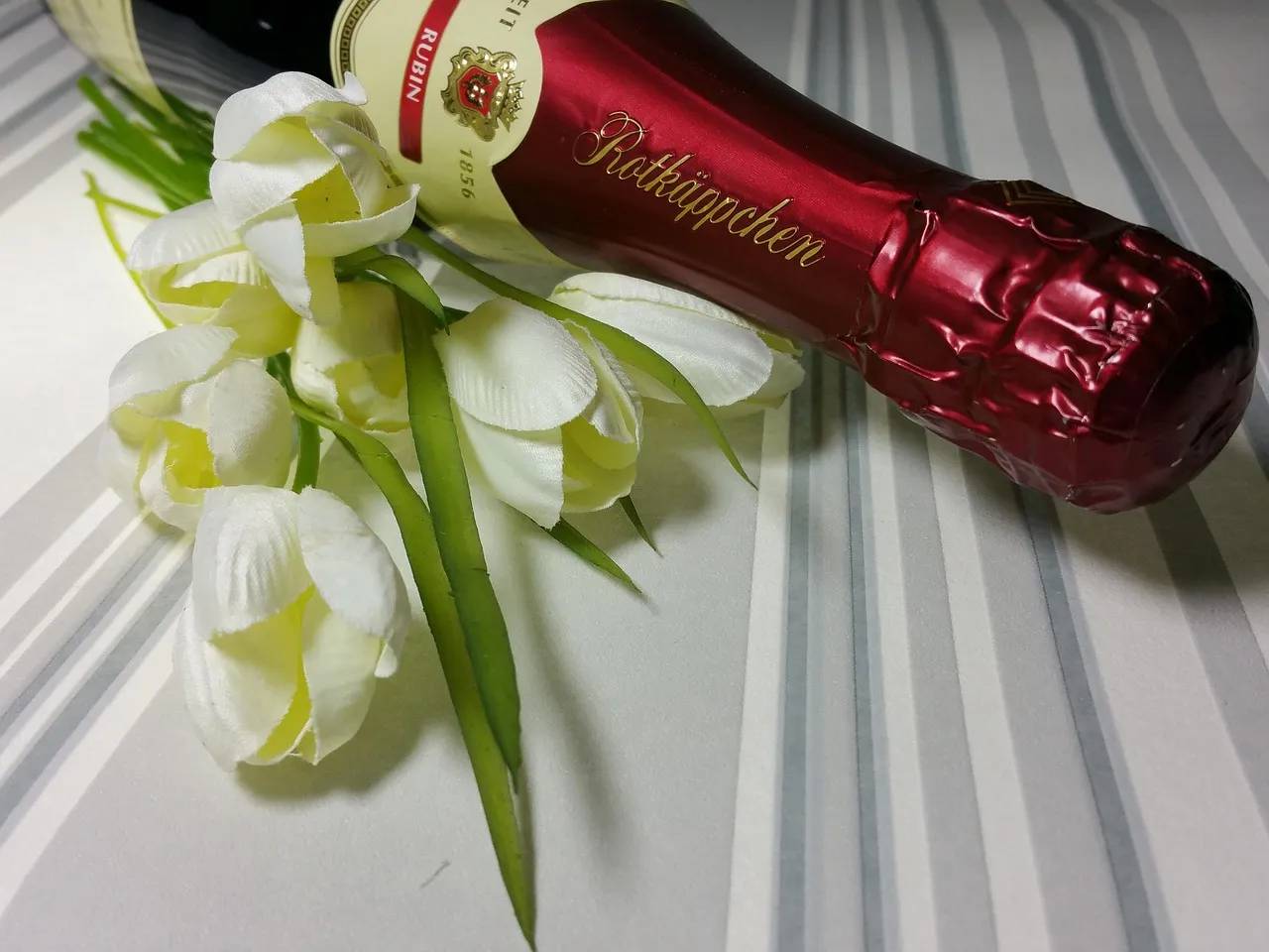 chandon rose sparkling wine champagne