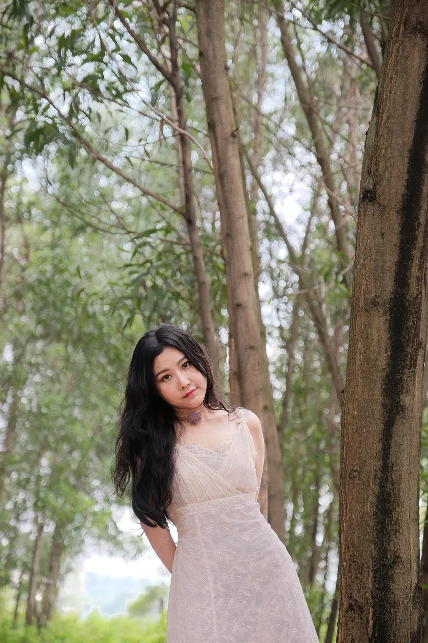 Or with just a simple t-shirt, the maxi can be dressed up or down.